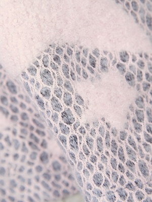 毛織提花百搭打底衫 - 聚美優(yōu)品 - 最大正品化妝品電商,在美上市,品牌防偽碼,7天無理由退貨,質(zhì)量保險